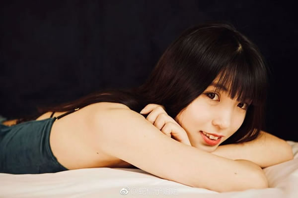 极品萝莉网红蛇信子姐姐无圣光套图