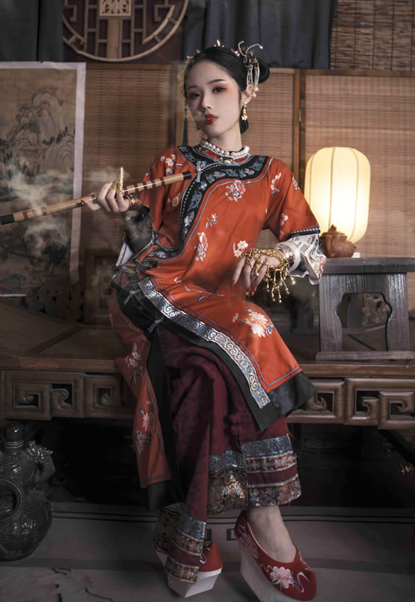 网红美女钛合金TiTi